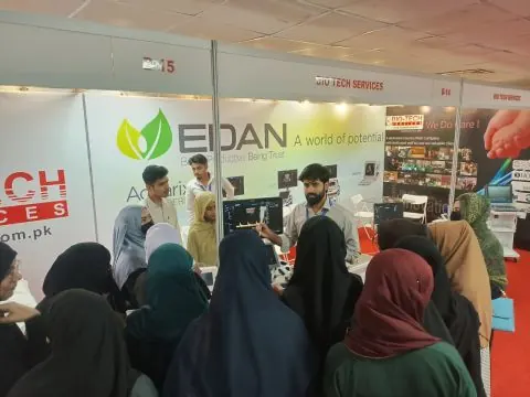 Students attending the workshop at the EDAN stand